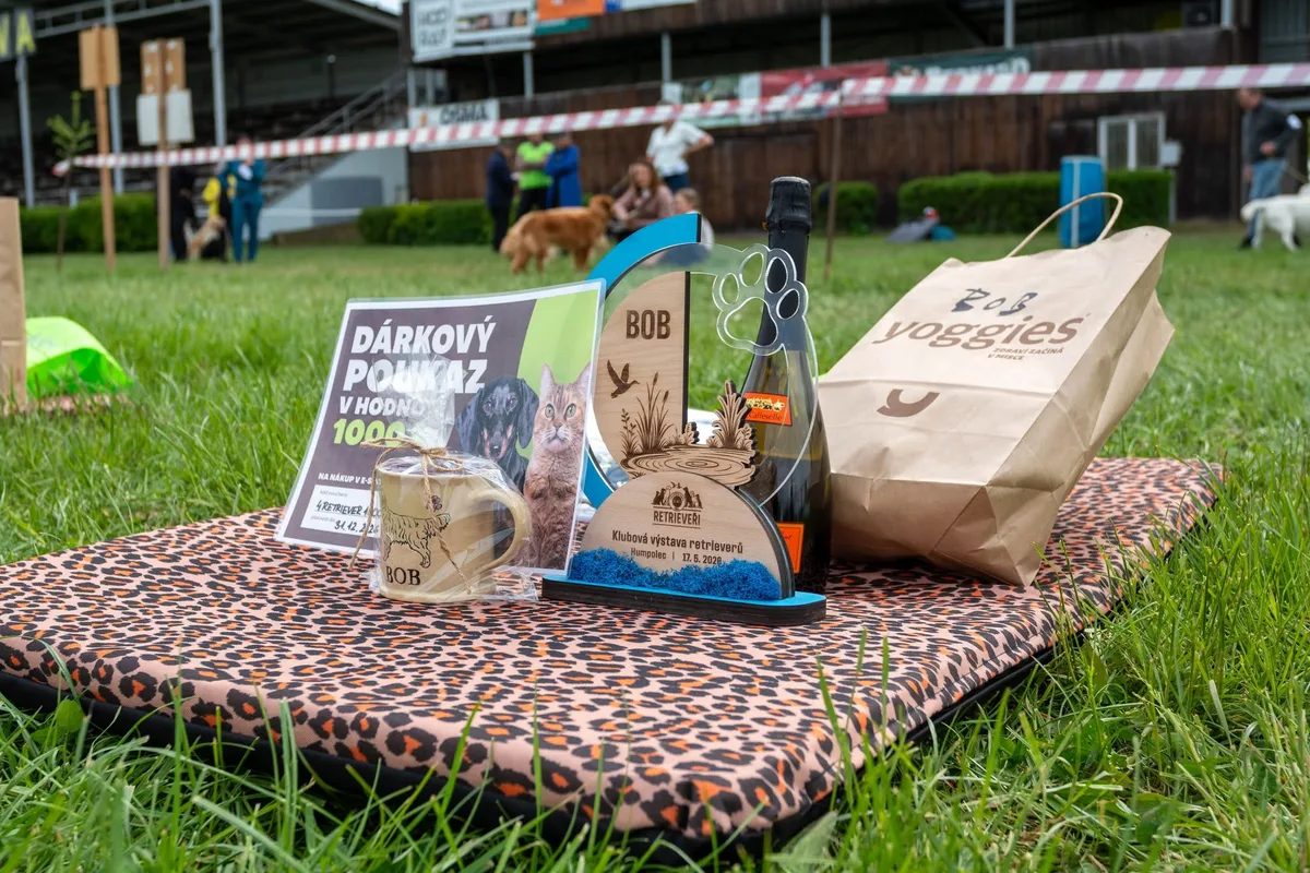 Trofej BOB s doprovodnými cenami