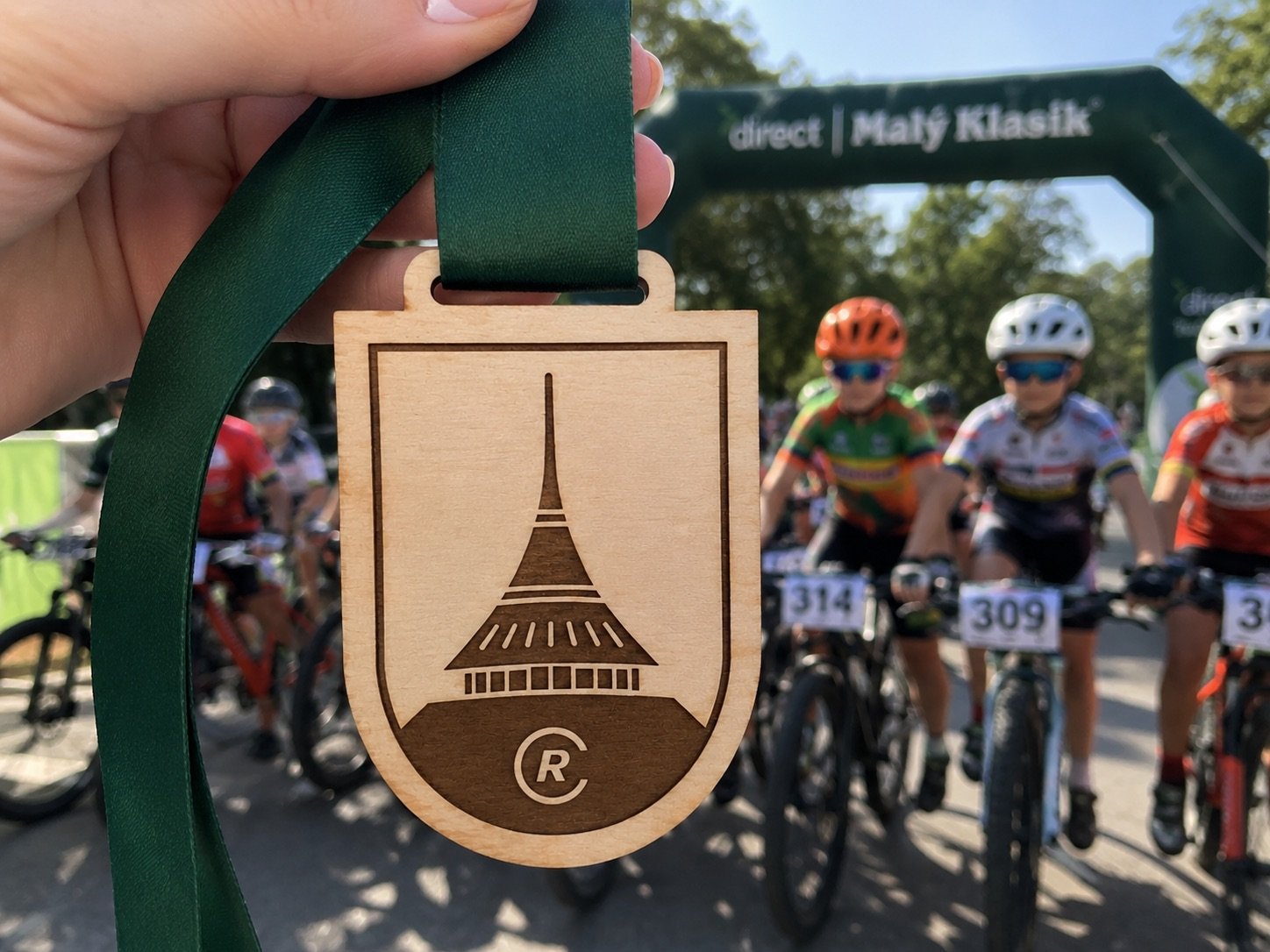 Dřevěné medaile pro cyklistický závod